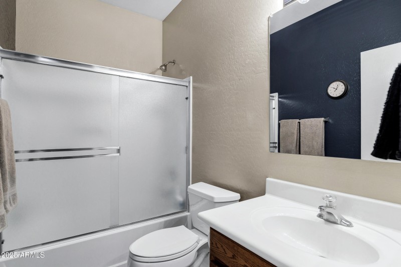 110 E Saddle Way-23