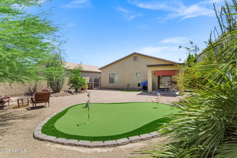 110 E Saddle Way-29