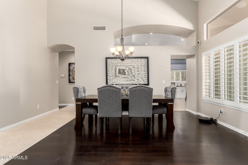 DINNING ROOM