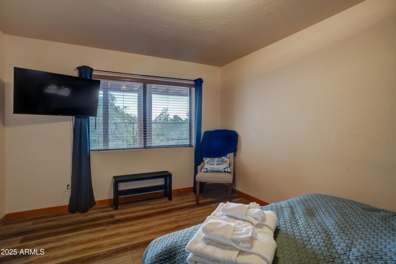 Guest Bedroom 4 1