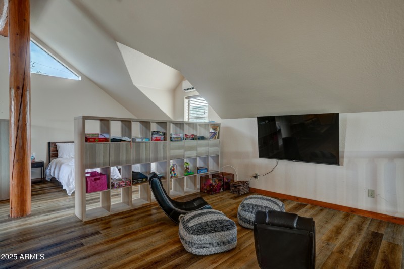 Loft 1