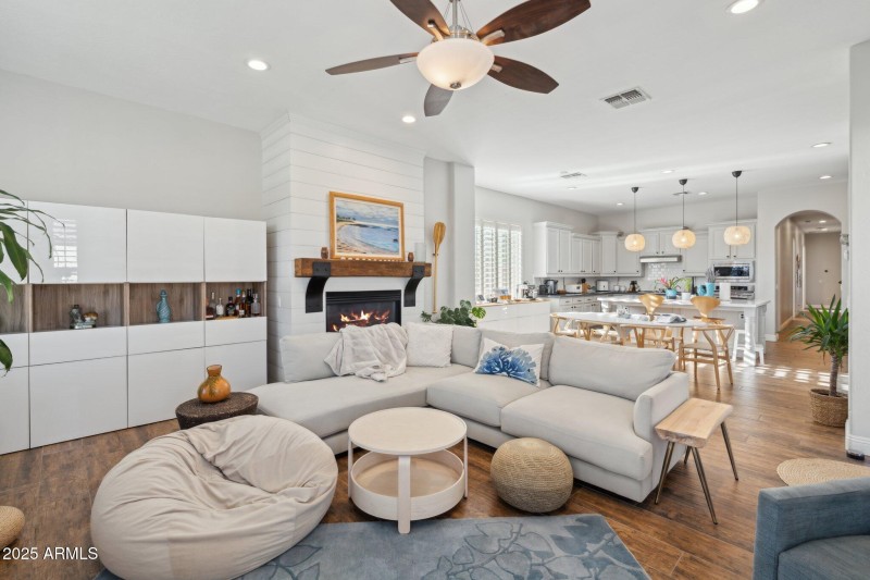 13-web-or-mls-3917-e-patrick-ln