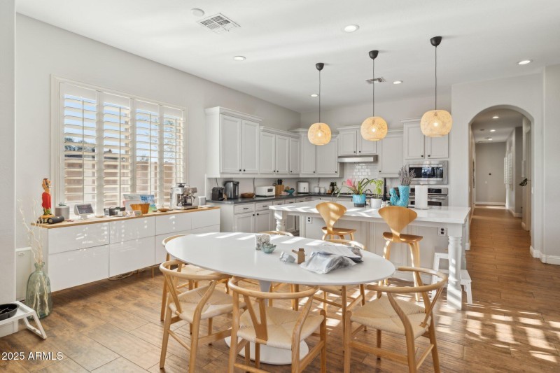 18-web-or-mls-3917-e-patrick-ln