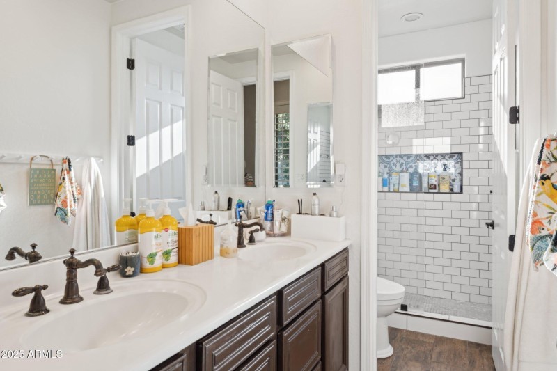 28-web-or-mls-3917-e-patrick-ln