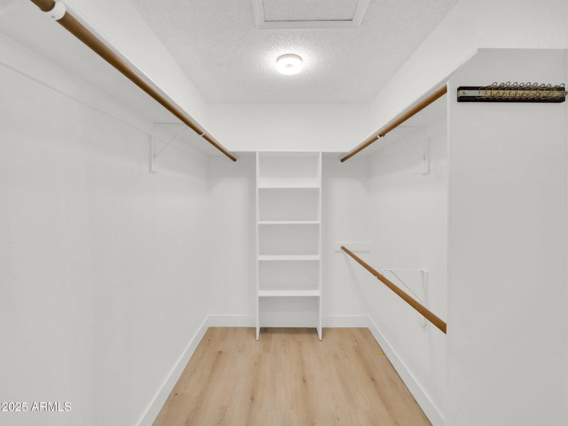 na 113 large master closet 6-25