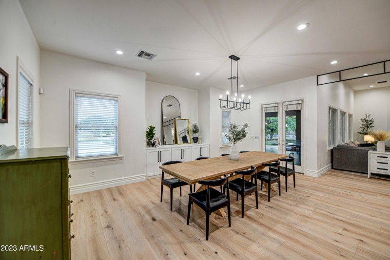 Dining Area 4