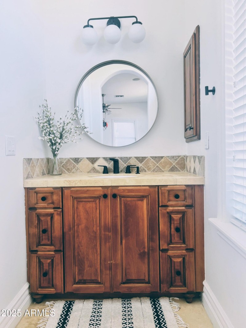 Vanity Bedroom 4