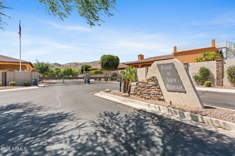 2-web-or-mls-3215-e-constance-wy