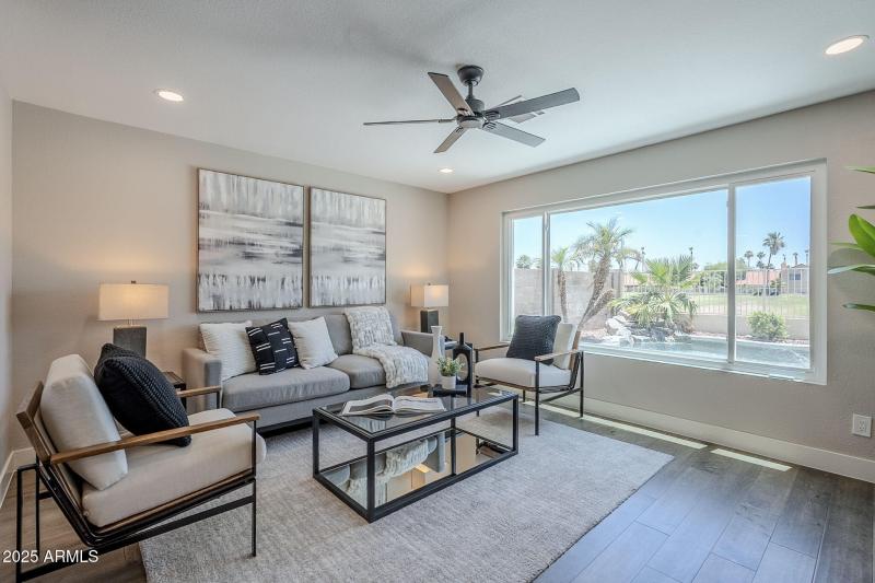 Living Room/ Flex Room