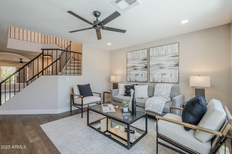 Living Room/ Flex Room