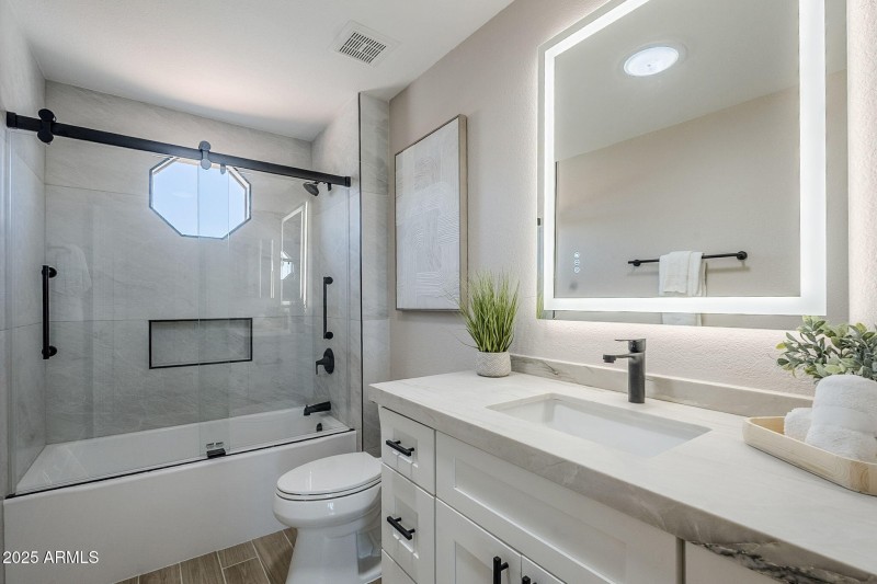 2nd Bathroom