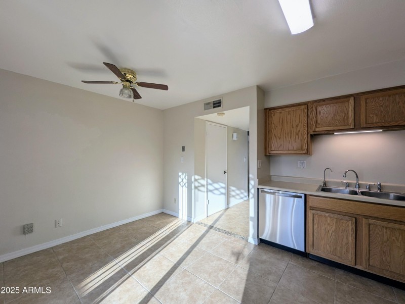 2233 W FARMDALE AVE #2