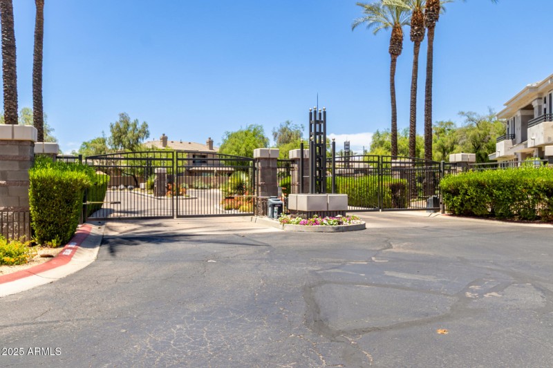 28 - Clubgate 15221