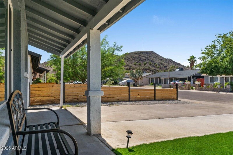 05-Front porch view