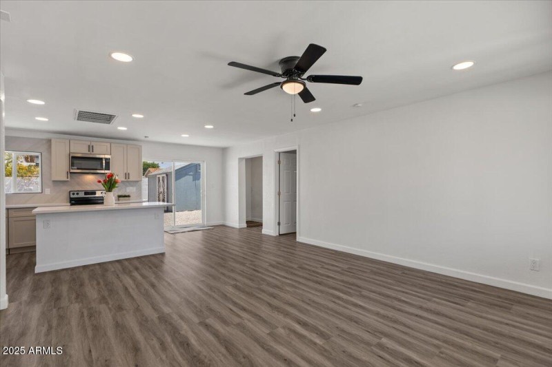 07-Living Room and Kitchen