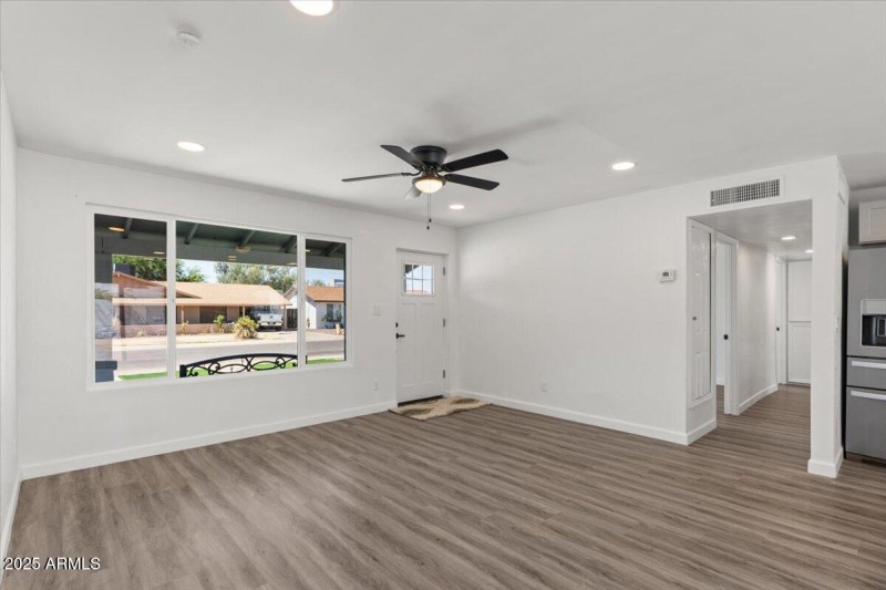 09-Living Room