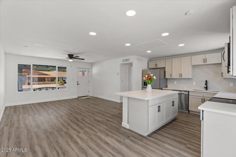 12-Dining and Kitchen