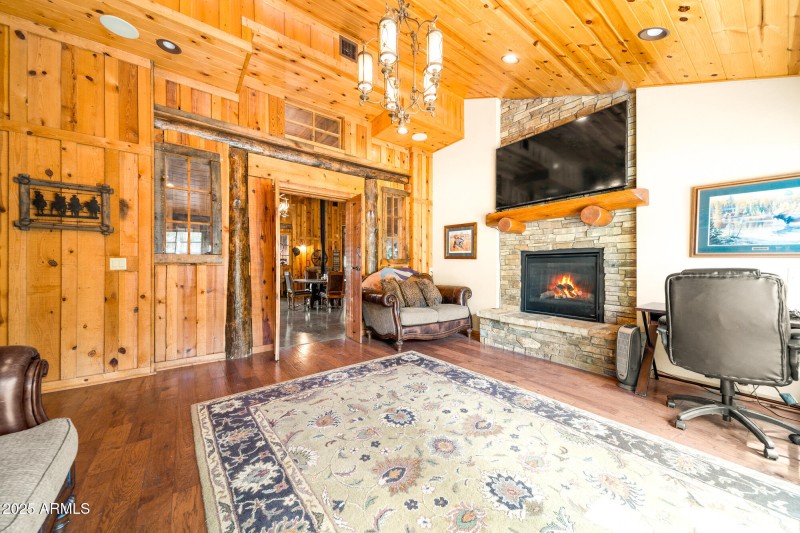 The Lodge Master Sitting Room