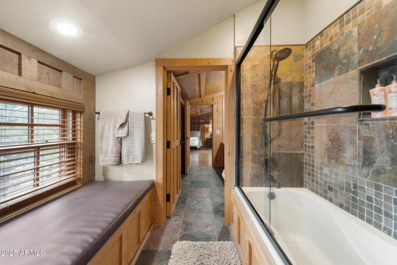 The Lodge Upstairs Bathroom