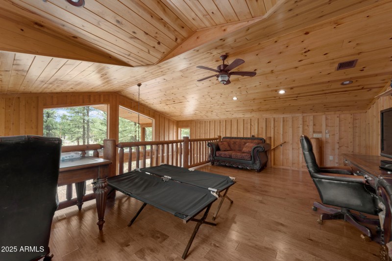 The Lodge - Upstairs Loft