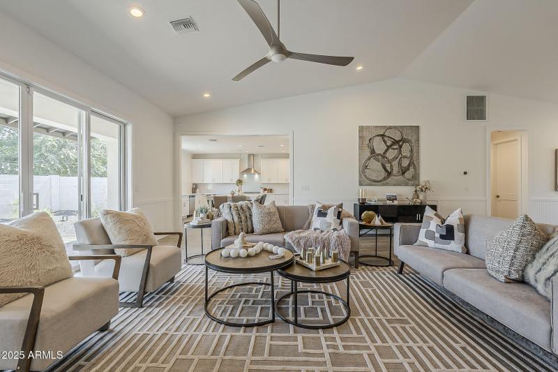 21-web-or-mls-Clarendon-13