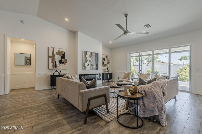 24-web-or-mls-Clarendon-16