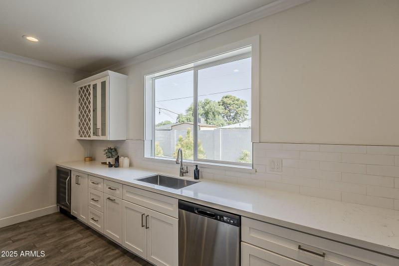 29-web-or-mls-Clarendon-21