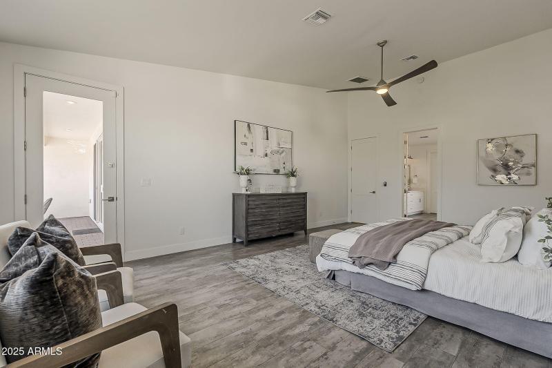 39-web-or-mls-Clarendon-31