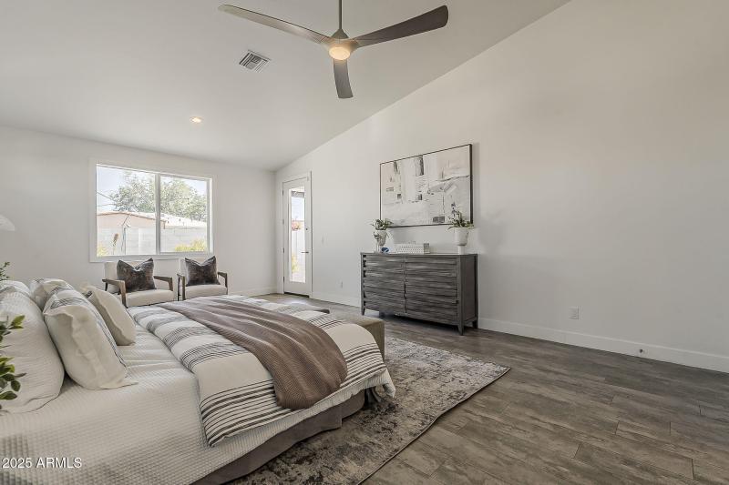 40-web-or-mls-Clarendon-32