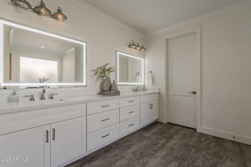 41-web-or-mls-Clarendon-33