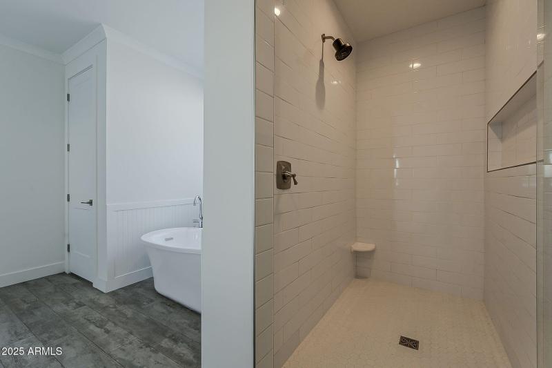 44-web-or-mls-Clarendon-36