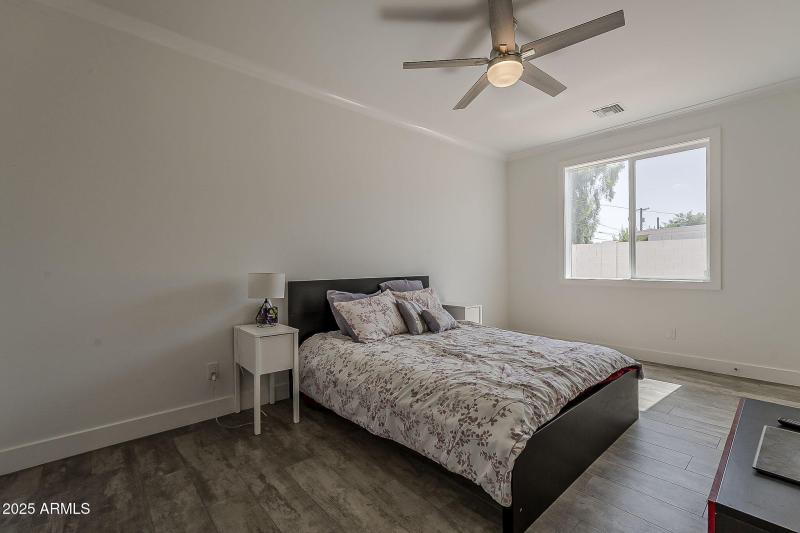 49-web-or-mls-Clarendon-41