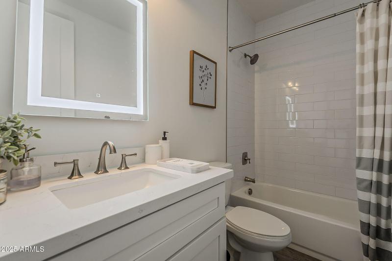 54-web-or-mls-Clarendon-46