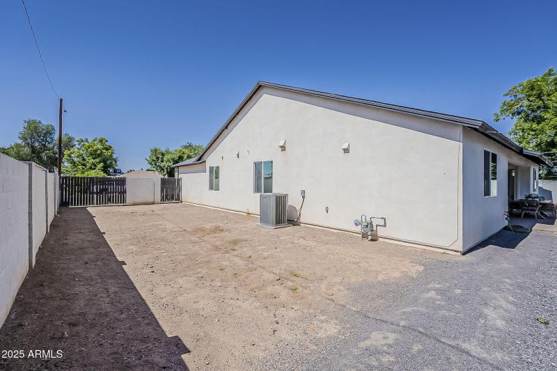 68-web-or-mls-Clarendon-60