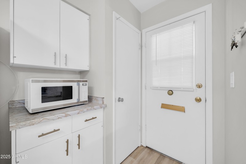 10873 W Clair Dr-12