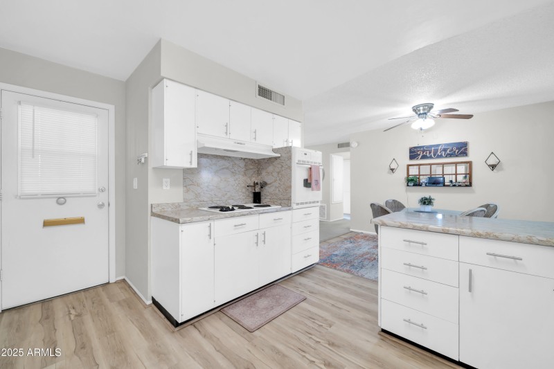 10873 W Clair Dr-15
