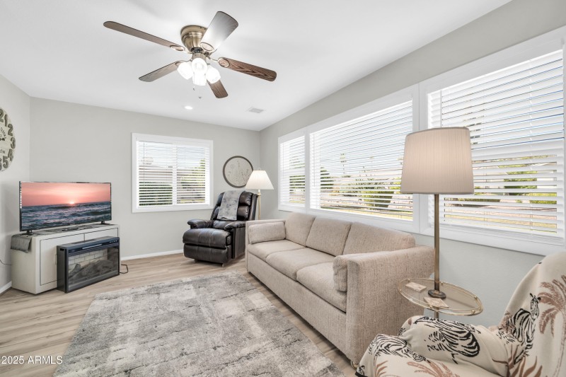 10873 W Clair Dr-17