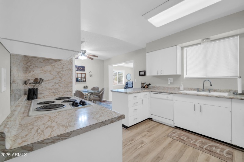 10873 W Clair Dr-18
