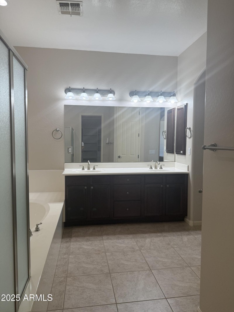 182 bathroom 4