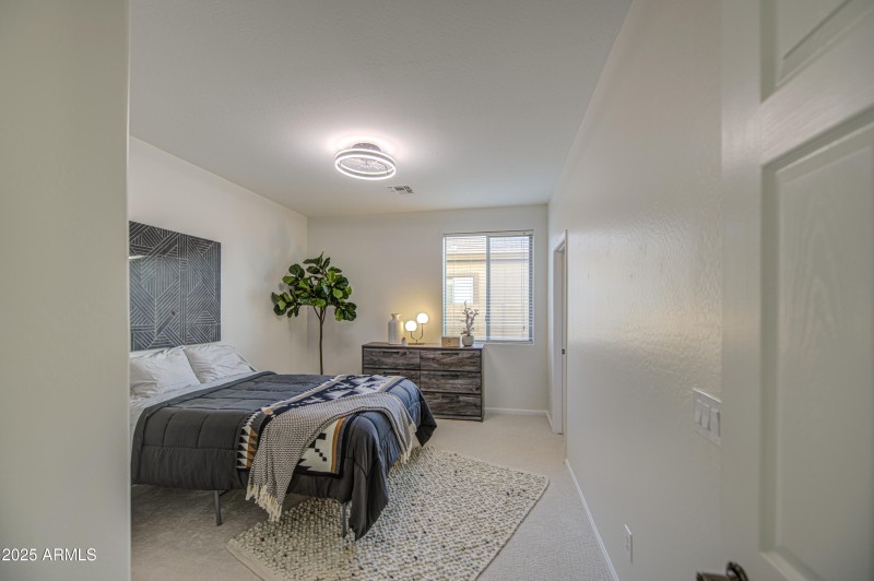 Bedroom 4-pic 1