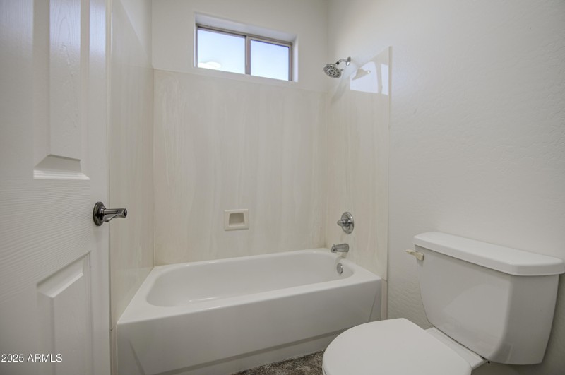 Bathroom 2-pic 2