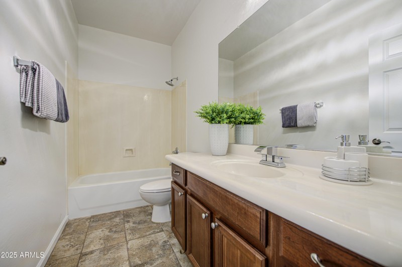 Bathroom 3-pic 2