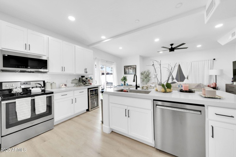 3034 N 39th St-10