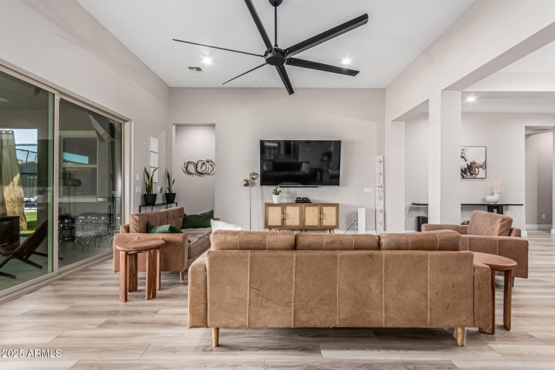 10 Meadowbrook