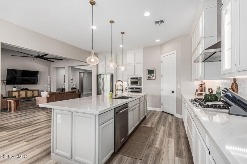 16 Meadowbrook