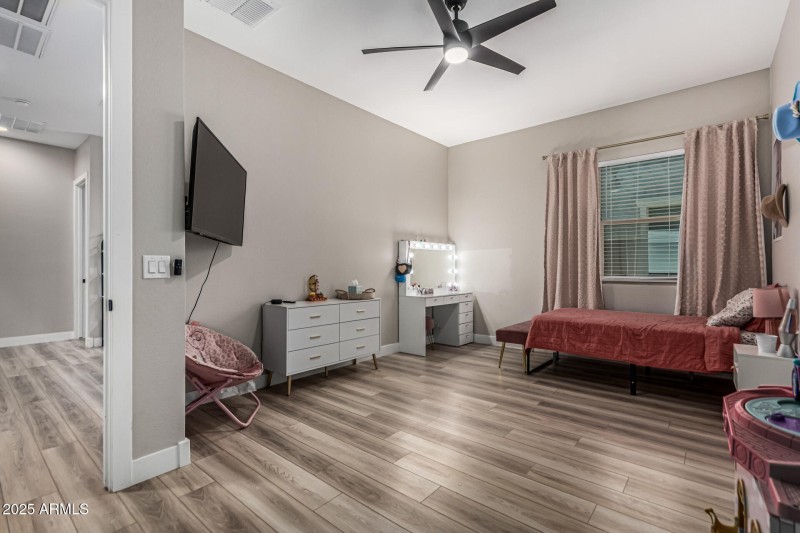30 Meadowbrook