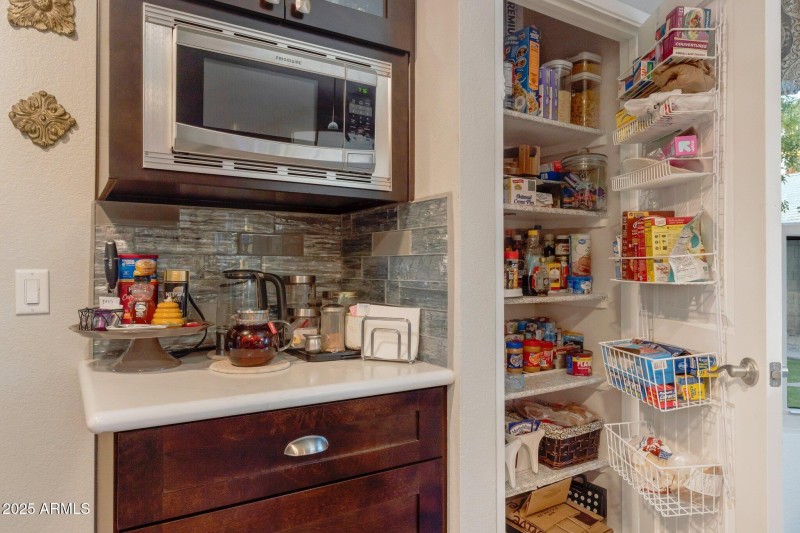 25-web-or-mls-QP-09489