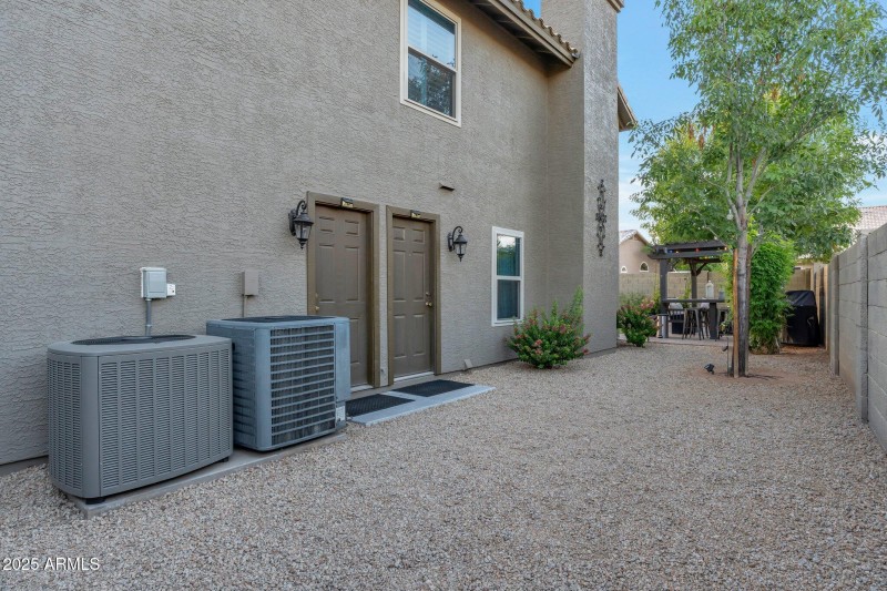 44-web-or-mls-QP-09549