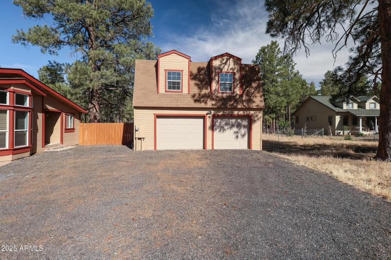 7825 Easy St 006