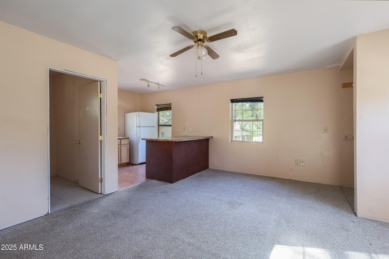 7825 Easy St 012